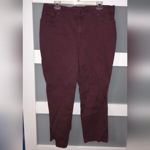 NWOT Gloria Vanderbilt Women's Straight Leg Jeans - Burgundy